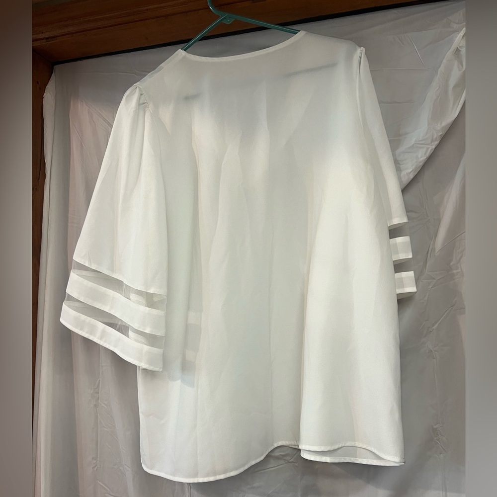 Women’s blouse XL mesh cutout sleeves